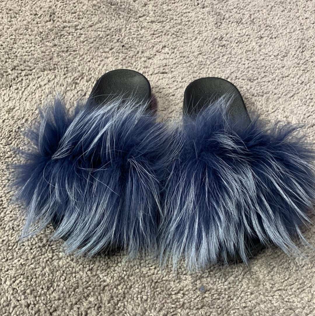 Dark blue / light tips fur slides